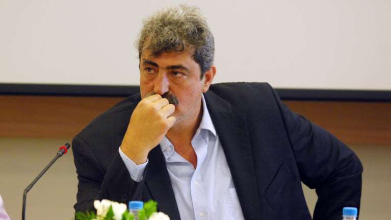 Και ο Πολάκης «βλέπει»... σχέδιο ανωμαλίας για τις πυρκαγιές