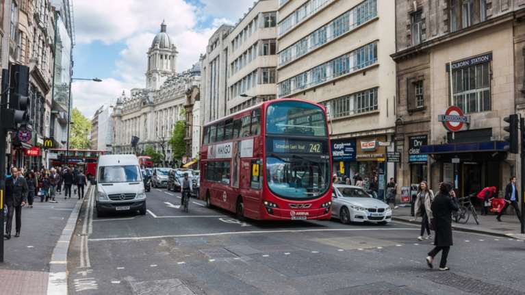 Εκκενώθηκε σταθμός του μετρό στο Λονδίνο, καπνός και θόρυβος