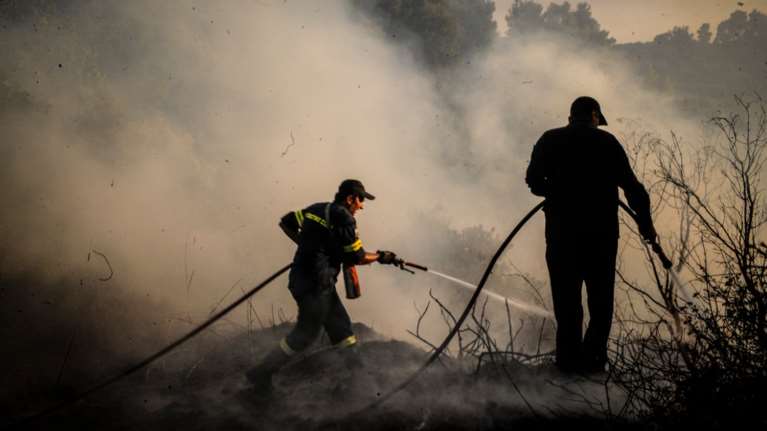 Ηλεία: Aν ξεφύγει η φωτιά θα φτάσει στην αρχαία Ολυμπία