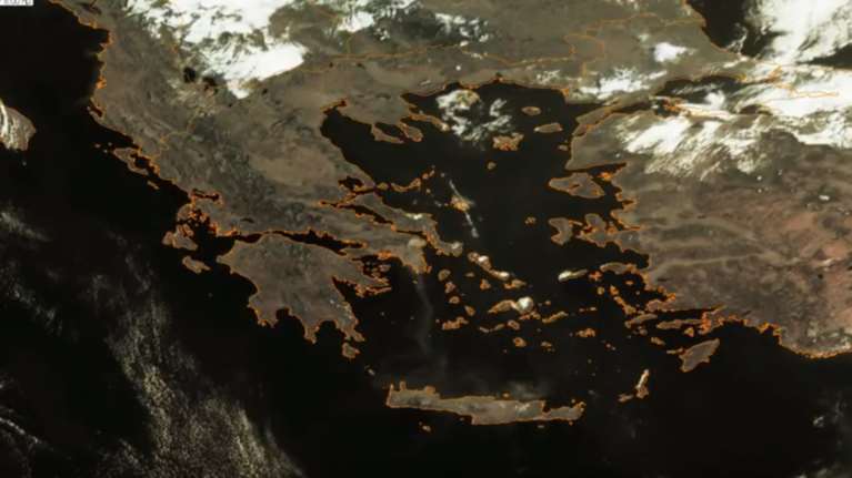 Ο καπνός από την πυρκαγιά έφτασε μέχρι το Λυβικό [video]