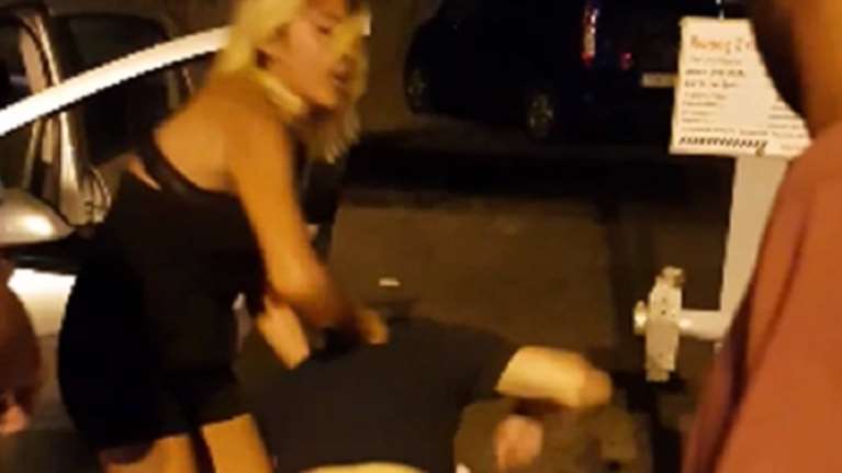 Χερσόνησος Κρήτης: Πλακώθηκαν στο ξύλο στη μέση του δρόμου