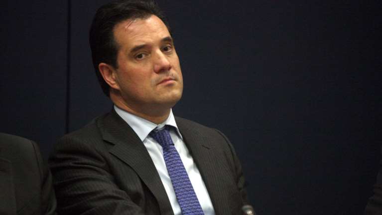 Βολές Άδωνι: Άφησαν τη χώρα στην τύχη της με τις φωτιές