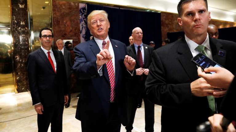 Τραμπ κατά ΜΜΕ: Διαστρεβλώσατε όσα είπα για το Σάρλοτσβιλ