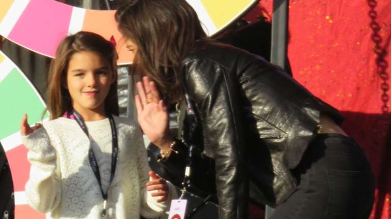 Η 11χρονη κόρη του Τομ Κρουζ είναι fashion icon σαν τη μαμά της [Φωτο]