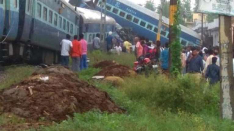 Εκτροχιασμός τρένου στην Ινδία με νεκρούς και τραυματίες