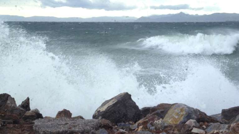 Mετά τον καύσωνα  από σήμερα τοπικές βροχές και χαλάζι