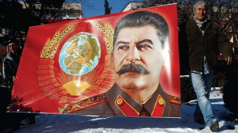 Το φάντασμα του ...σταλινισμού πάνω από την πολιτική ζωή