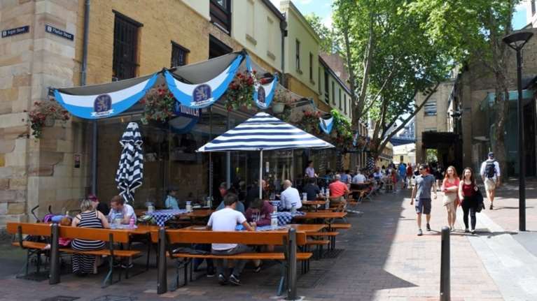 Σε ποιόν γαλαζοαίματο δεν επιτράπηκε η είσοδος σε μπαρ