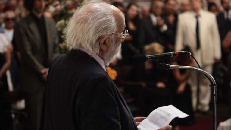 Ο σπαρακτικός επικήδειος του Λυκουρέζου: Το στεφάνι μας θα μείνει ζωντανό