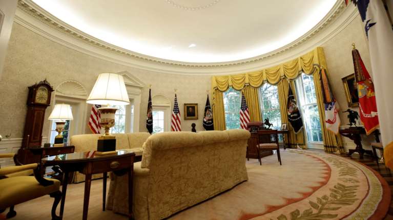 Ο Λευκός Οίκος άλλαξε: Ο Ντόναλντ Τραμπ ανακαίνισε το «αχούρι»