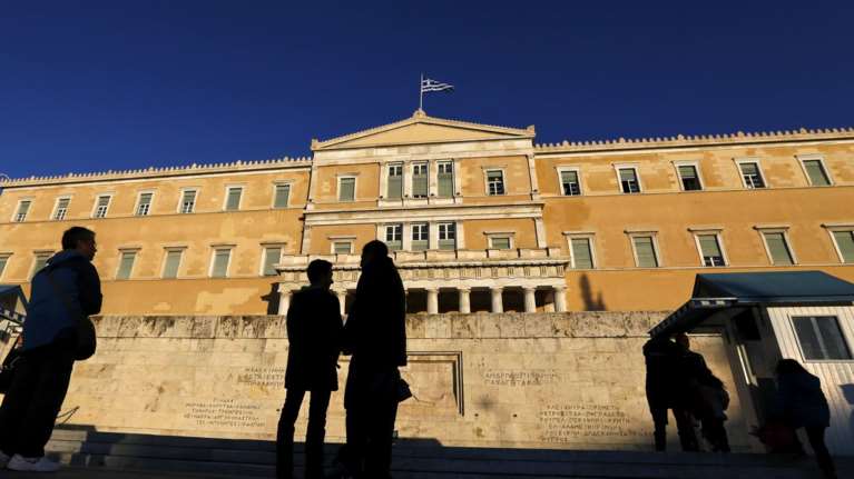 &#39;Eκθεση της Eurobank:  Γιατί η χώρα παρέμεινε 8 χρόνια στα μνημόνια