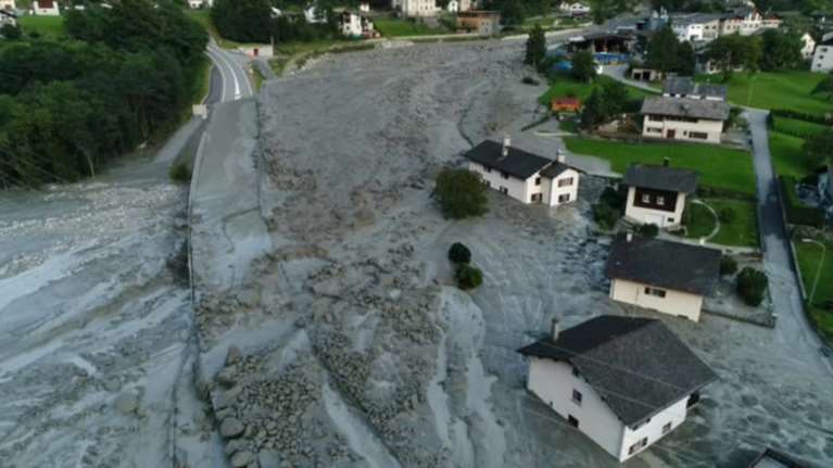 Αγνούνται ακόμη οκτώ άτομα από την κατολίσθηση στις Άλπεις