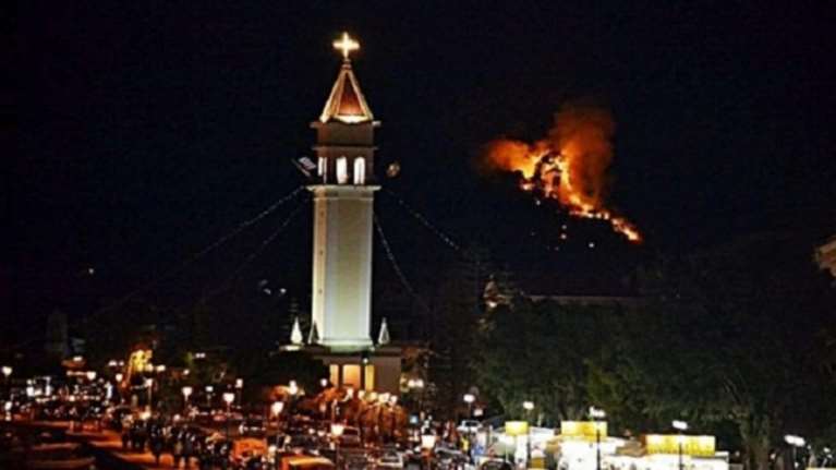 Την ώρα της λιτανείας ξέσπασε νέα φωτιά στη Ζάκυνθο