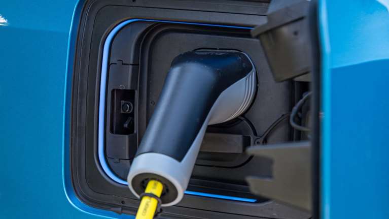 Στην πρίζα! Ρεκόρ πωλήσεων τον Ιούλιο για το BMW Group +74.8% τα ηλεκτρικά!