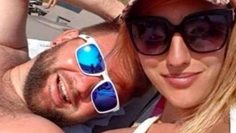 Το μαγιό της Αννας Κορακάκη και το εντυπωσιακό μπούστο της [εικόνες]