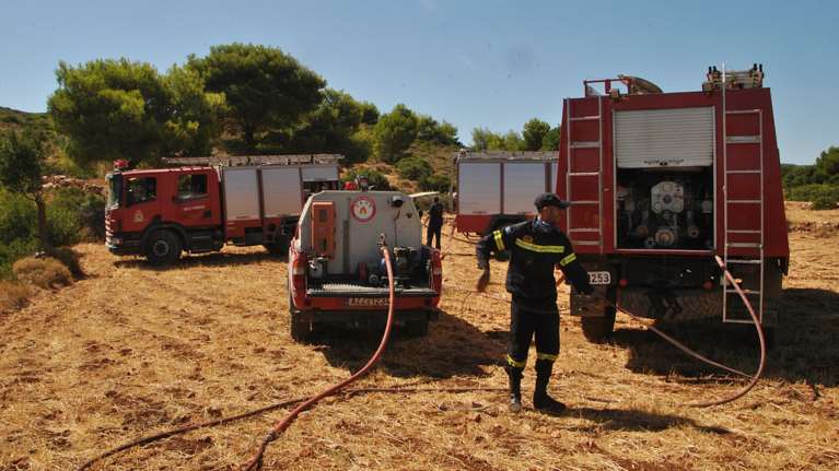 Σε ύφεση το πύρινο μέτωπο που απείλησε τις Μαριές στη Ζάκυνθο