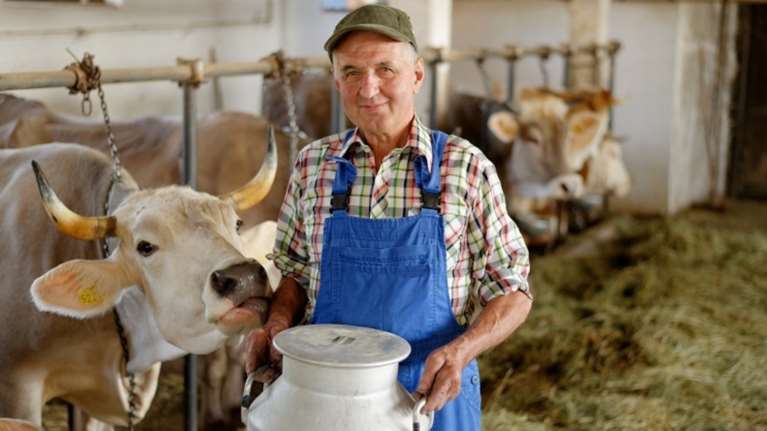Πρωτοφανής κρίση γάλακτος στην Ευρώπη, σύμφωνα με το Reuters