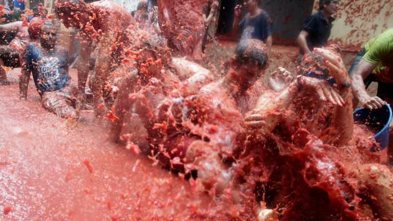 Πάνω από 20.000 «θύματα» στον πόλεμο της ντομάτας! φωτό