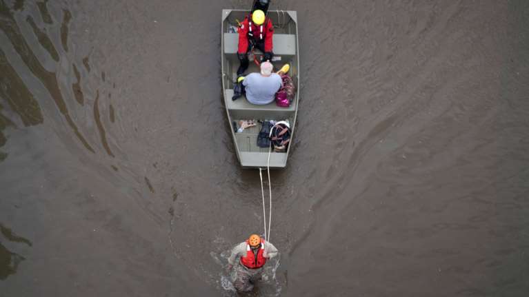 Toυλάχιστον 37 νεκροί και ζημιές 120 δισ δολ. από τον Χάρβεϊ
