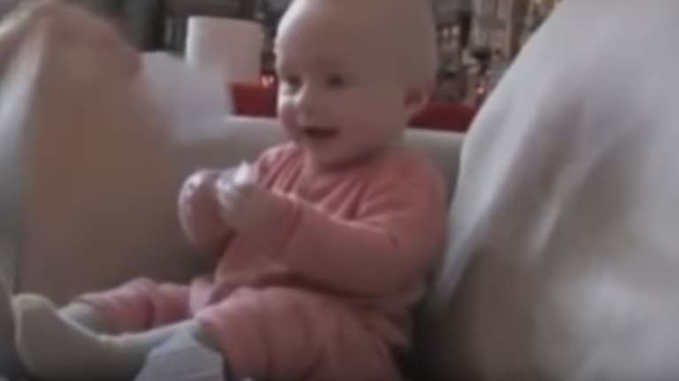 Tο μωρό της ΚΝΕ τα «ξανασπάει» σε σποτ για τις πανελλαδικές!  video