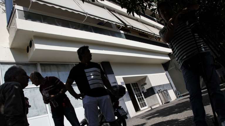 Άγρια δολοφονία 41χρονου στο Περιστέρι - Νεκρός στο σπίτι του για ημέρες