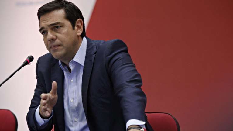 Ομαδικά πυρά για το άρθρο Τσίπρα που «ταυτίζεται» με τον Α. Παπανδρέου