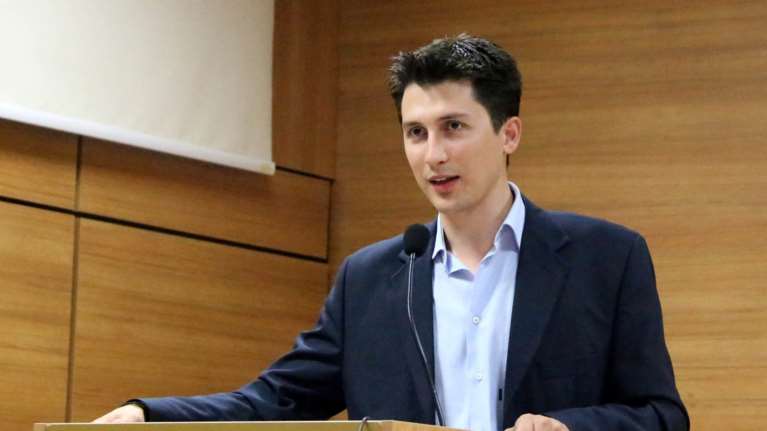 Χρηστίδης: Απόλυτη η νευρικότητα του Τσίπρα λόγω της Κεντροαριστεράς