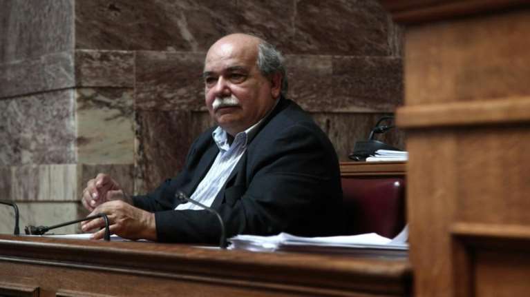 Ευχές από όλο το πολιτικό φάσμα στο Νίκο Βούτση μετά την αγγειοπλαστική