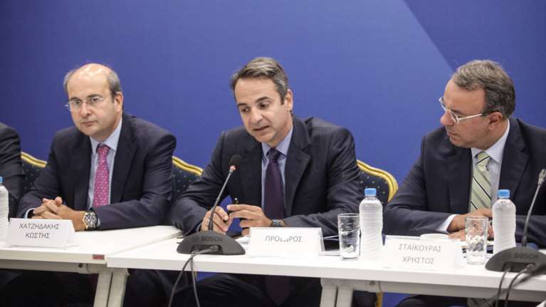 Ανησυχία στη Νέα Δημοκρατία: Πώς θα σταματήσουμε τα αυτογκόλ