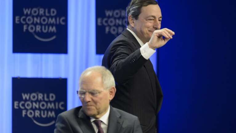 Νέες βολές Σόιμπλε σε Ντράγκι: Το QE πρέπει να τελειώσει