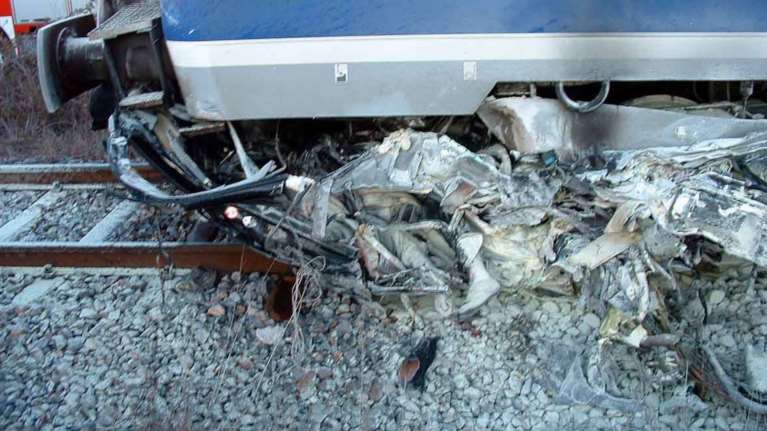 Σύγκρουση ΙΧ με αμαξοστοιχία στη Βέροια