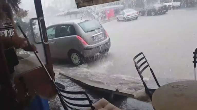 Έγινε της ...Φλόριντα στην Κόνιτσα από την καταιγίδα