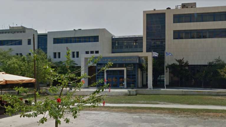 Καλαμάτα: Τσιγγάνοι με «ντου» άρπαξαν κρατούμενο από αστυνομικούς!