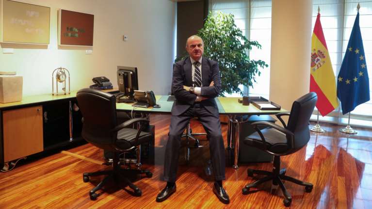 Mε 334.000 ευρώ το χρόνο στην ΕΚΤ ο ισπανός ΥΠΟΙΚ;