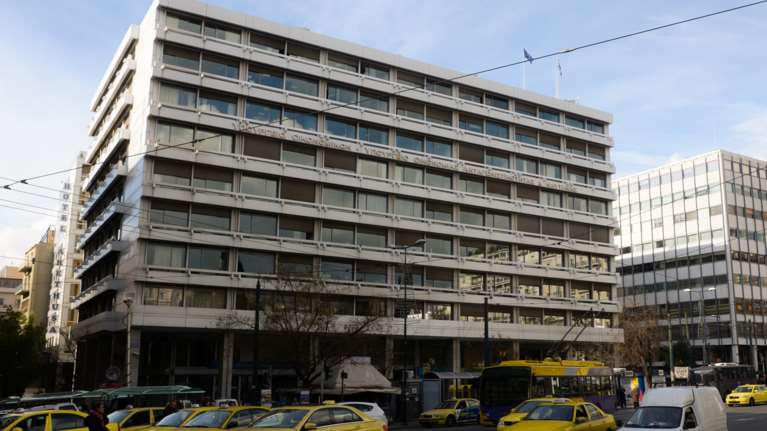 Αλλαγές στη φορολογία φέρνει η &quot;μαύρη&quot; τρύπα στα έσοδα