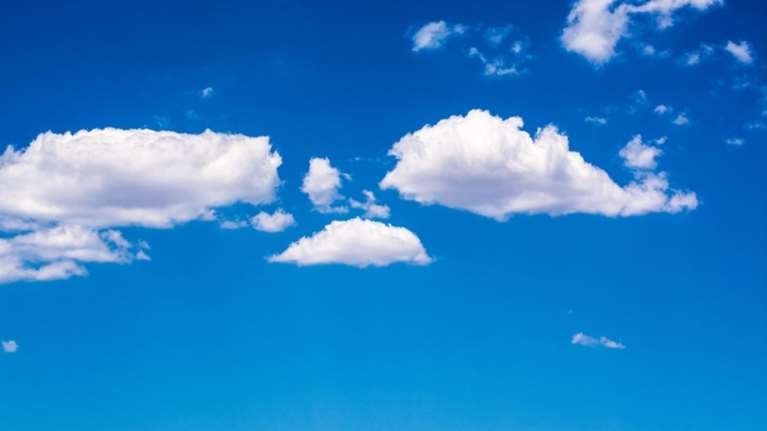 Καιρός: Λιακάδα και ζέστη σε όλη τη χώρα