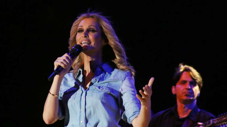 Η Νατάσα Θεοδωρίδου στην ορκωμοσία της κόρης της που πήρε πτυχίο Νομικής