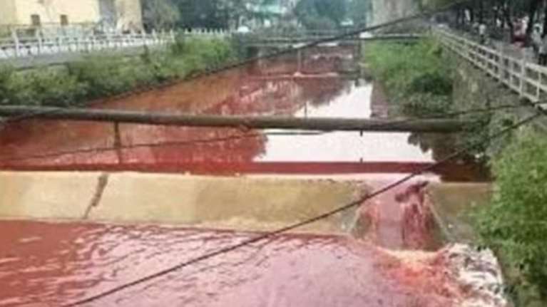 Θρίλερ στη Κίνα: Ποταμός που διασχίζει πόλη άρχισε να ρέει... αίμα