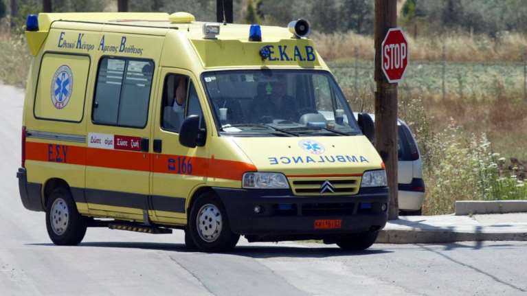 Σοκ σε παραλία του Παλαιού Φαλήρου: Βρέθηκε πτώμα γυναίκας