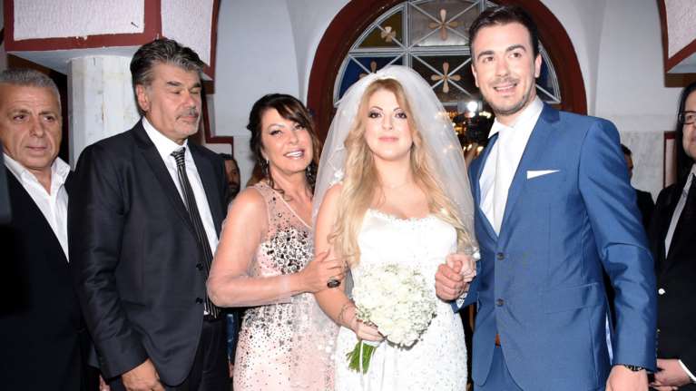 Α. Δημητρίου: Η «Λαίδη» θα γίνει γιαγιά και πάντρεψε όλο χαρά την κόρη της