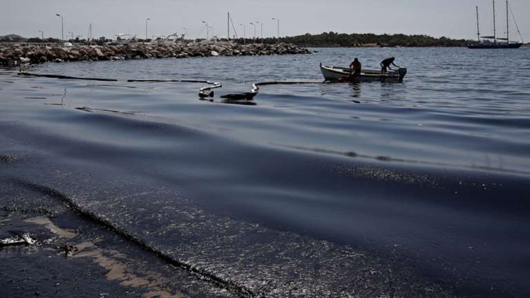 Νέο SOS από τους επιστήμονες  για την ρύπανση στο Σαρωνικό