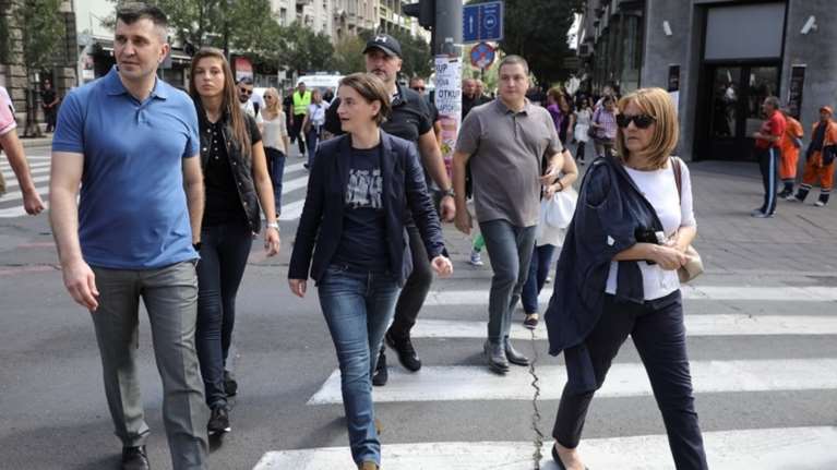 Η πρωθυπουργός της Σερβίας πήγε στο Gay Pride (ΒΙΝΤΕΟ)