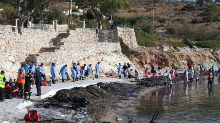 Εφιάλτης στο Σαρωνικό: Όλη η λίστα με τις «μαύρες» παραλίες