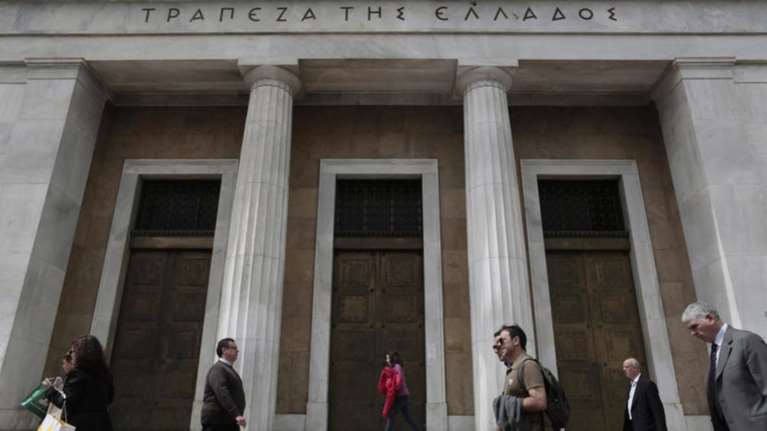 Συναγερμός στις ελληνικές τράπεζες για τις πιέσεις του ΔΝΤ