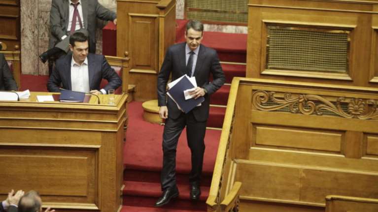 Πόλεμος ΝΔ-Μαξίμου για την «άγνωστη» εταιρία δημοσκοπήσεων