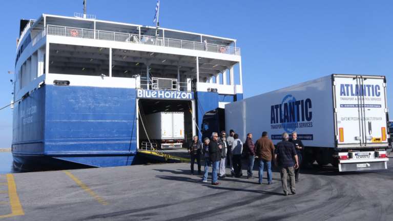 Τραγωδία στον Πειραιά: Νεκρός οδηγός από την νταλίκα του μέσα σε πλοίο