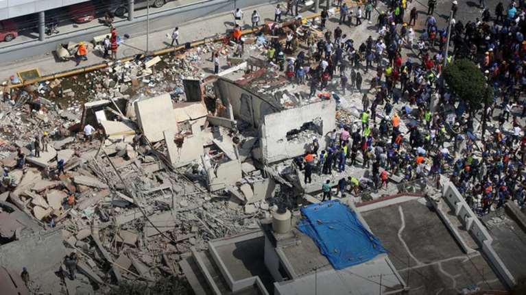 Εκατοντάδες νεκροί , οι 21 μαθητές, από τα φονικά 7,1 Ρίχτερ στο Μεξικό