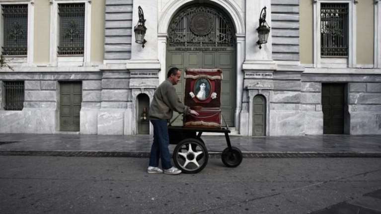 FAZ: Τα «κόκκινα» δάνεια είναι το μεγαλύτερο πρόβλημα των τραπεζών