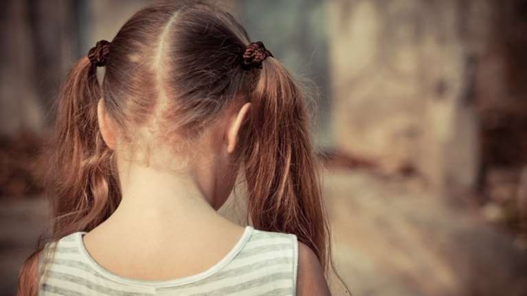 Ελεύθερος 67χρονος για αποπλάνηση και βιασμό 8χρονης