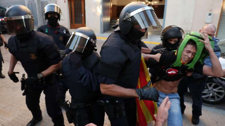 Συλλήψεις πολιτικών στην Καταλονία, λίγο πριν το δημοψήφισμα
